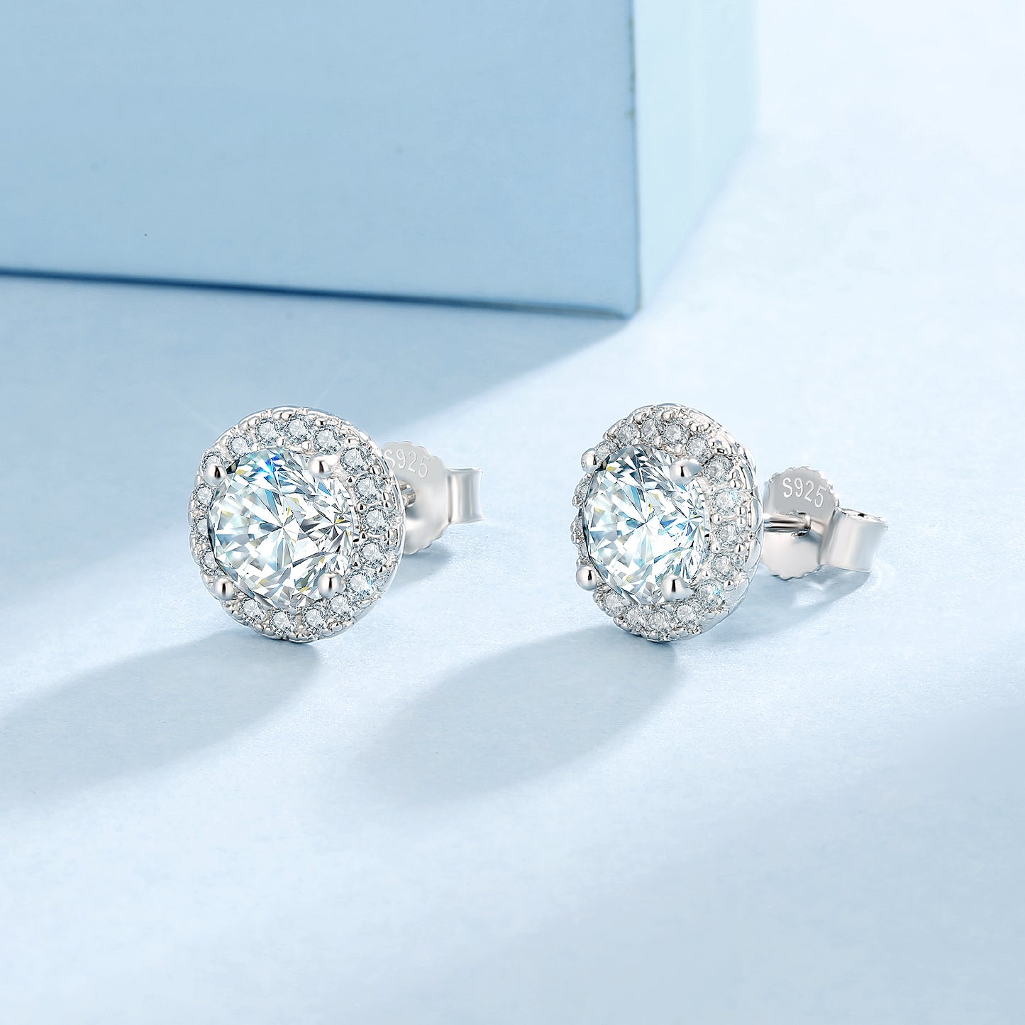 Excellent VVS1  Moissanite Stud Earrings